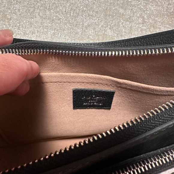 Louis Vuitton Marelle Women's Handbag - Picture 5 of 6